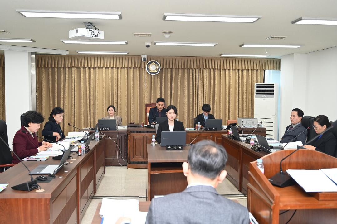 '대전중구의회 사회도시위원회,  2024년도 행정사무감사 3일차' 게시글의 사진(2) 'DSC_0762.JPG'