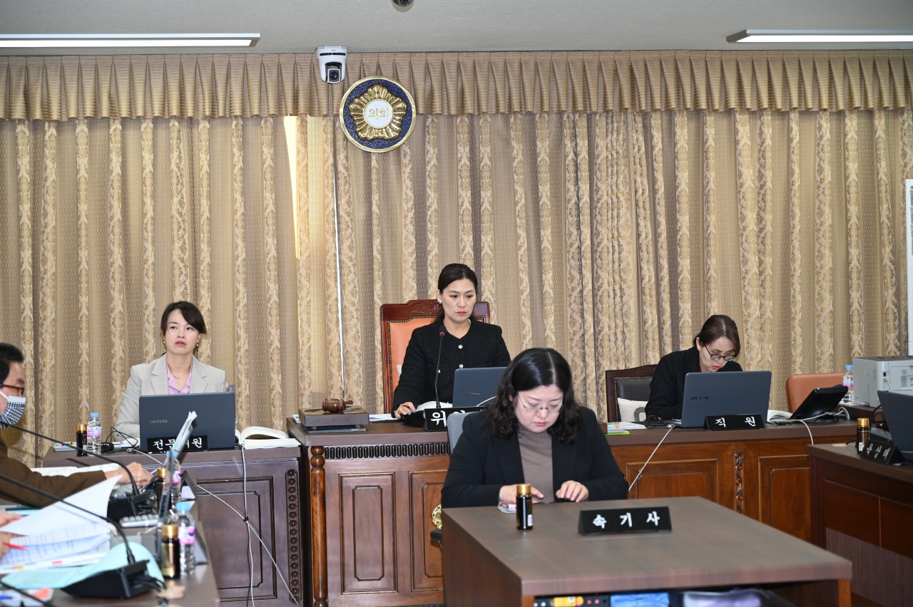 '제254회 대전중구의회 제2차정례회 사회도시위원회  행정사무감사 2일차' 게시글의 사진(2) 'c_j77Ud018svcqsmxyn6tm0d8_vev42.jpg'