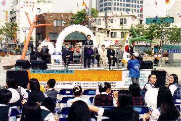 대전YMCA 중구 청소년 문화마당 개장식에서 축사를 하시는 김영관 의장