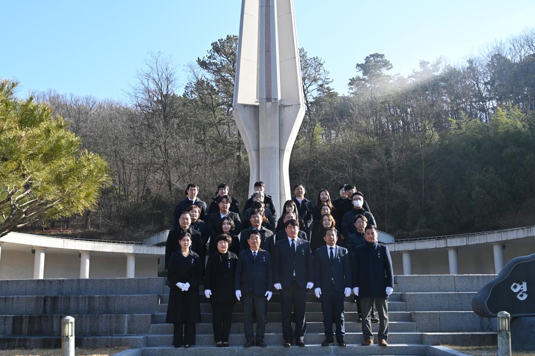'대전 중구의회, 보훈공원 참배로 2025 을사년 시작' 게시글의 사진(3) '사진(2).JPG'