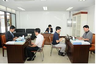'2011회계연도 세입세출결산검사 실시' 게시글의 사진(2) '결산검사_장면.jpg'