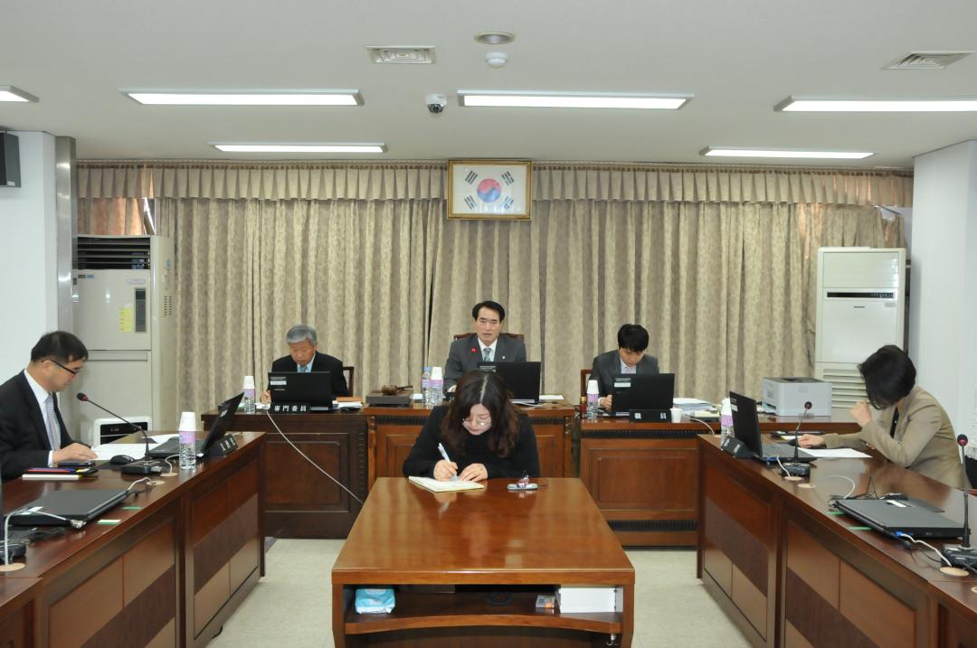 '제6대 마지막 의회운영위원회 1차회의 - 제179회 중구의회 임시회중' 게시글의 사진(1) '의회운영.JPG'